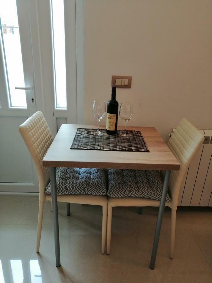 Studio Apartman Irena 2 Bijela Eksteriør billede