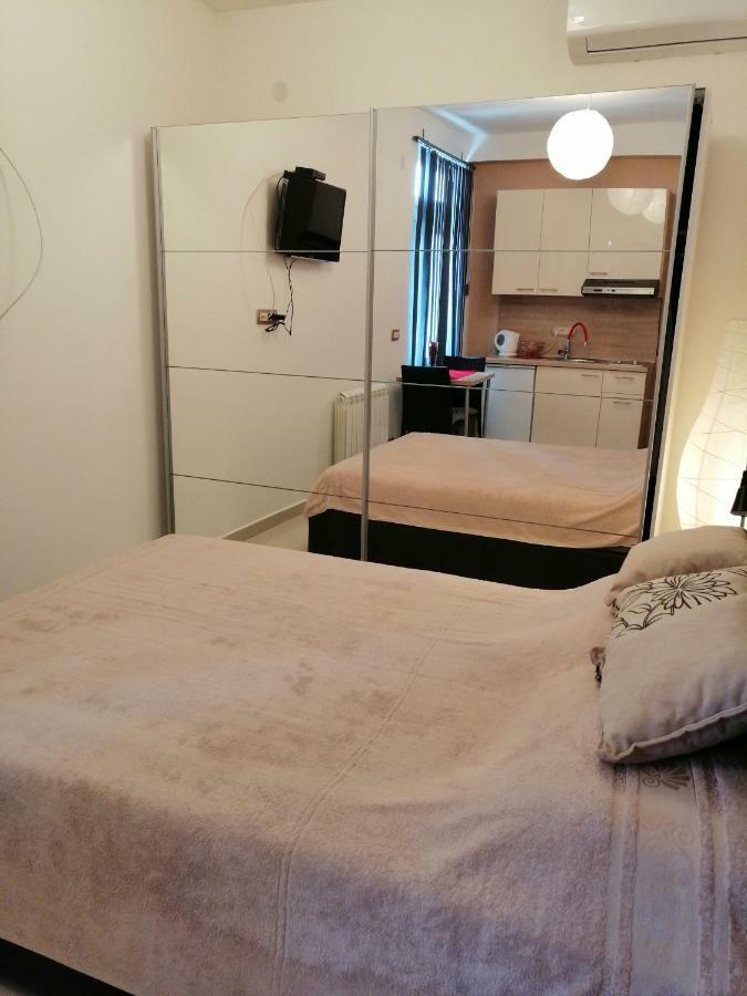 Studio Apartman Irena 2 Bijela Eksteriør billede